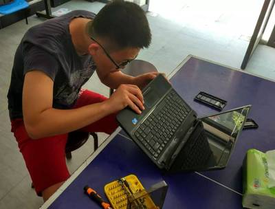 網絡安全進社區，志愿服務暖人心——記浙商大白帽子聯盟服務山水苑社區計算機網絡信息咨詢活動